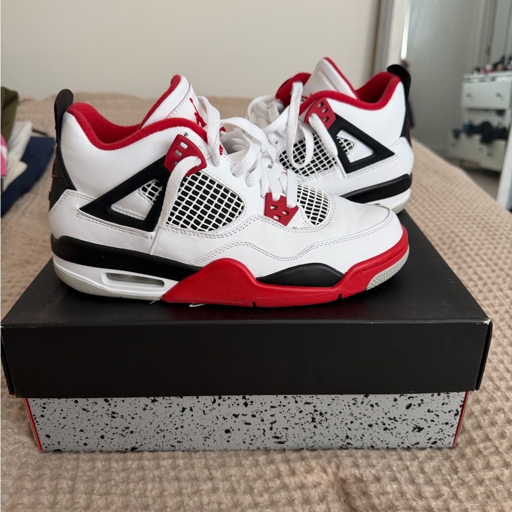 Nike Jordan 4 Retros - kids 6.5 women 8